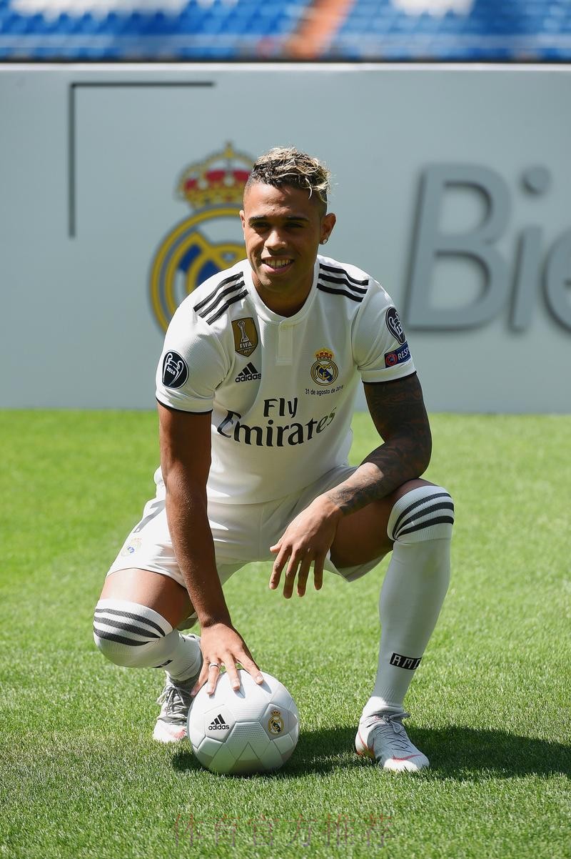 5场两球! 官方：迪亚斯当选皇马12月最佳球员